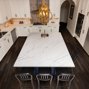 Calacatta クォーツ スラブ ベンチトップおよびワークトップ用のシリカフリー加工石